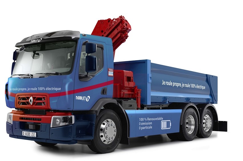 Renault Trucks D Wide Z.E. - Renault Trucks produit premier camion 100 % électrique approche chantier